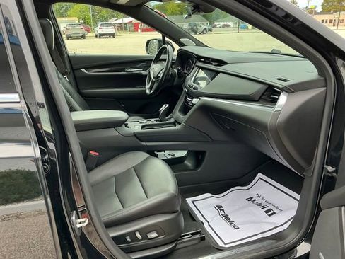 Used 2021 Cadillac XT5 Premium Luxury image 12