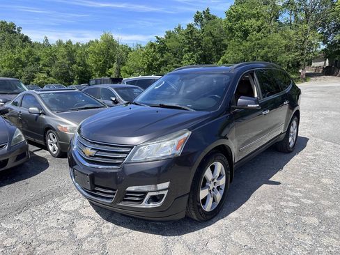 Used 2015 Chevrolet Traverse LTZ FWD image 2