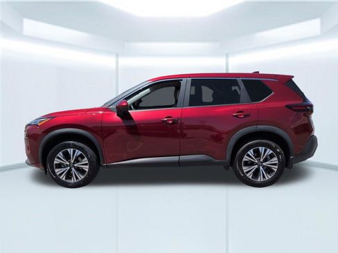 Used 2023 Nissan Rogue SV image 2