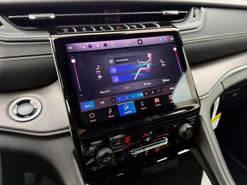 New 2025 Jeep Grand Cherokee Limited w/ Trailer Tow Package image 20