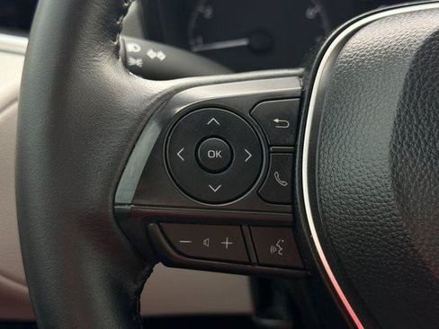 Certified 2025 Toyota Corolla Cross LE FWD image 24
