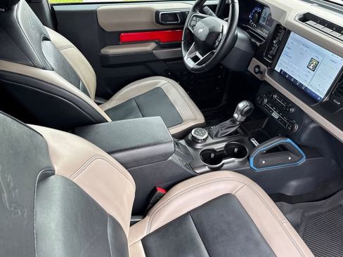 Used 2022 Ford Bronco Wildtrak image 16