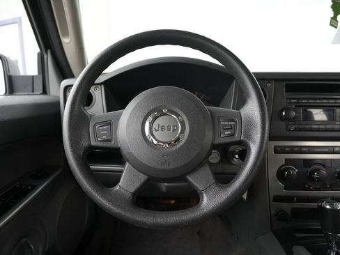Used 2007 Jeep Commander Sport AWD/4WD image 40