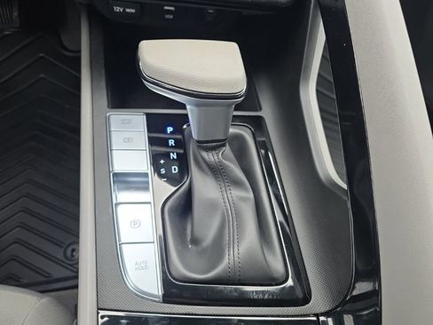 Used 2025 Hyundai Elantra Blue image 26