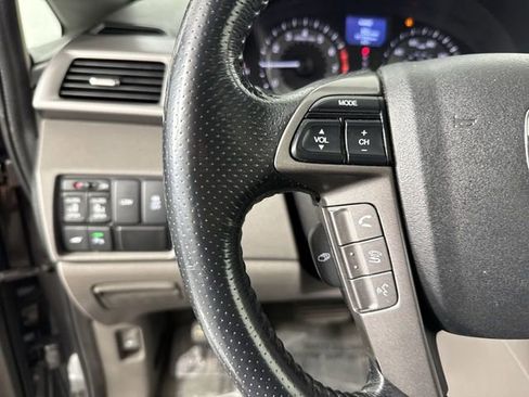 Used 2016 Honda Odyssey Touring Elite image 12