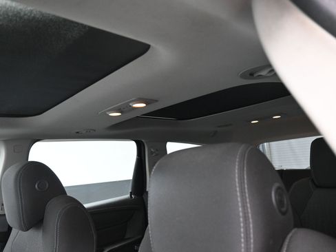 Used 2016 Chevrolet Traverse LT w/ Style and Technology Package image 15