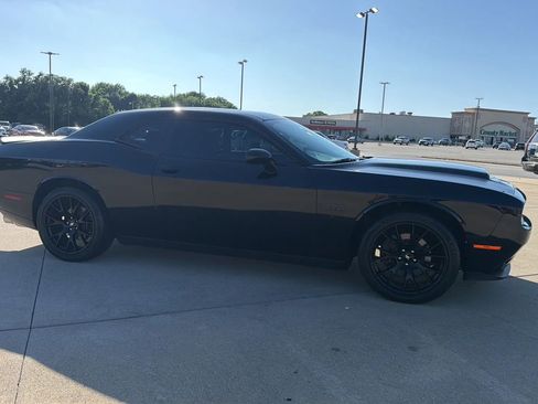 Used 2018 Dodge Challenger R/T w/ Blacktop Package RWD image 25