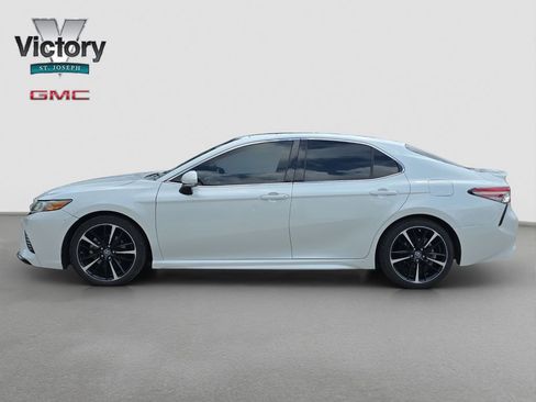 Used 2018 Toyota Camry XSE FWD image 6
