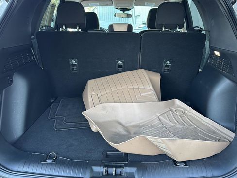 Used 2020 Ford Escape SE image 29