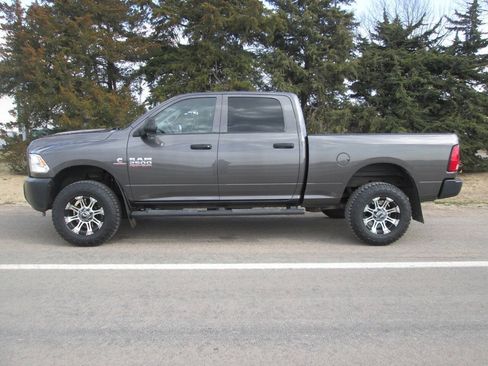 Used 2014 RAM 2500 Tradesman AWD/4WD image 2