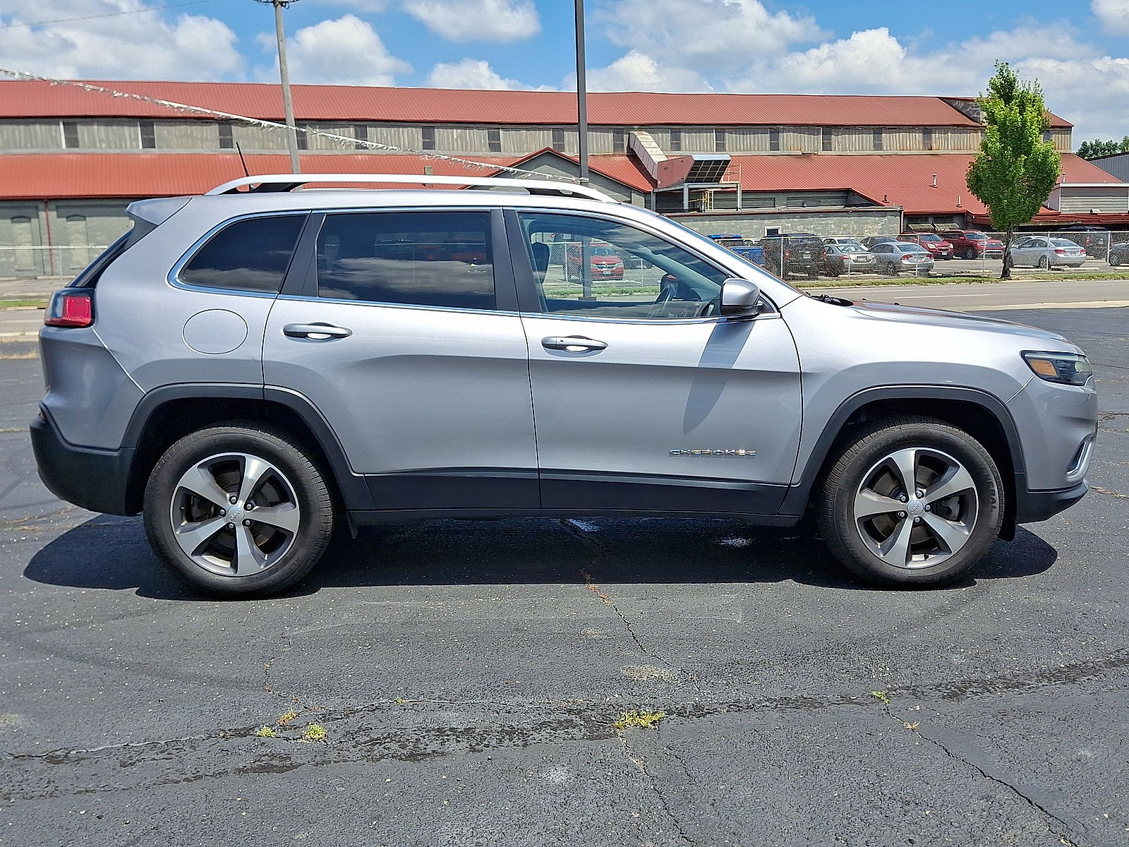 Used 2020 Jeep Cherokee Limited AWD/4WD image 26