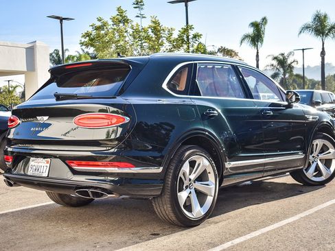 Used 2023 Bentley Bentayga Azure image 11