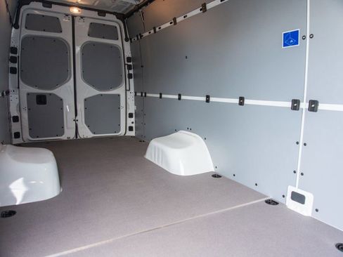 Used 2024 Mercedes-Benz Sprinter 3500 image 33