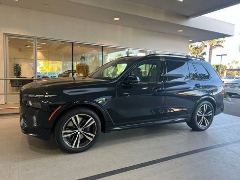 Certified 2025 BMW X7 xDrive40i w/ Executive Package AWD/4WD image 4