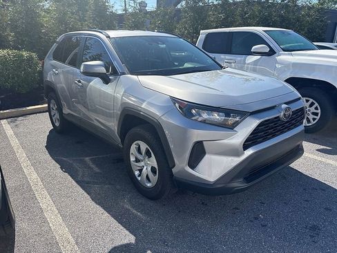 Used 2021 Toyota RAV4 LE AWD/4WD image 2
