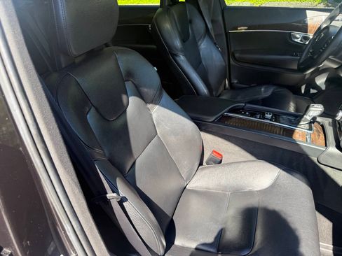 Used 2016 Volvo XC90 T6 Momentum w/ Momentum Plus Package AWD/4WD image 14