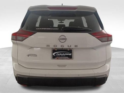 Used 2024 Nissan Rogue S FWD image 8