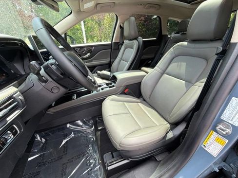 Used 2025 Lincoln Corsair AWD w/ Equipment Group 101A image 13