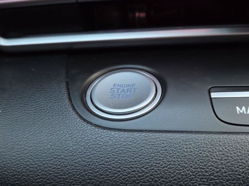 Used 2021 Hyundai Elantra Limited FWD image 6