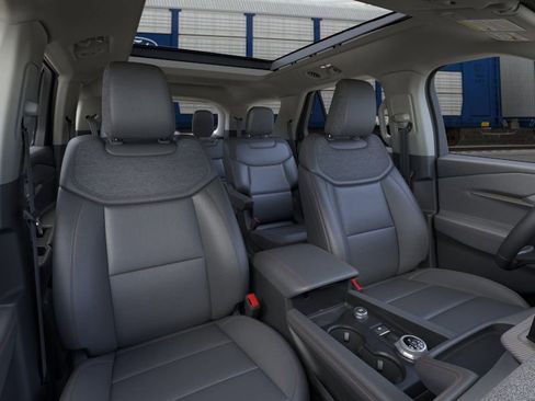 New 2026 Ford Explorer Active AWD/4WD image 10
