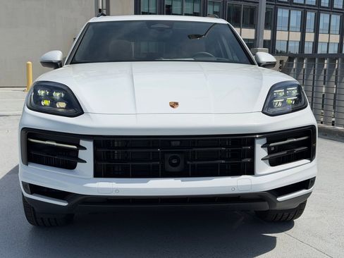Used 2026 Porsche Cayenne AWD/4WD image 10