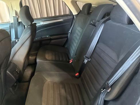 Used 2018 Ford Fusion SE FWD image 17