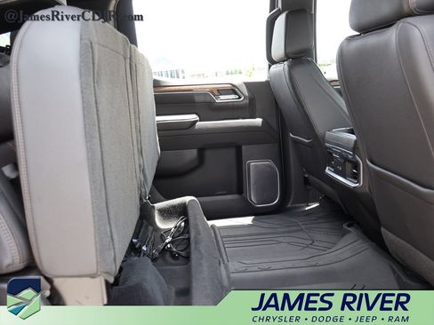 Used 2023 Chevrolet Silverado 1500 High Country w/ Technology Package AWD/4WD image 12