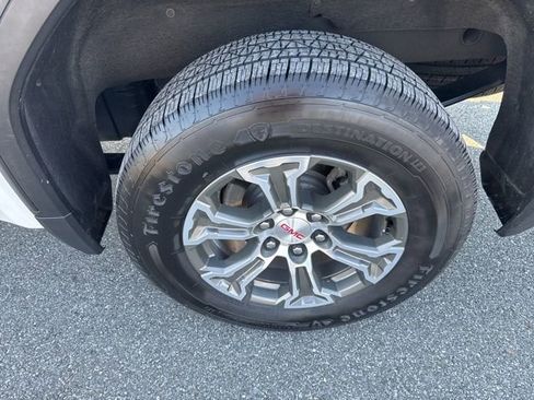 Used 2024 GMC Sierra 1500 SLT AWD/4WD image 29