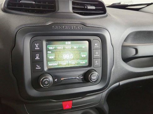 Used 2016 Jeep Renegade Trailhawk AWD/4WD image 31