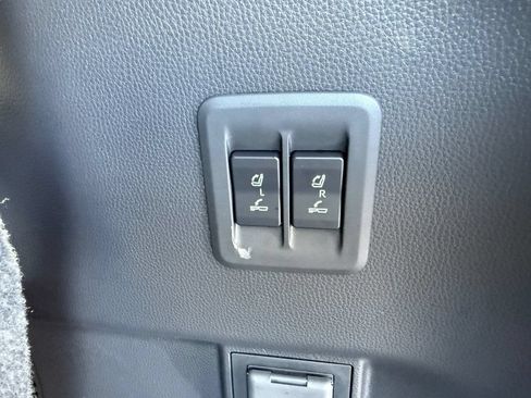 Used 2025 Lexus GX 550 AWD/4WD image 34