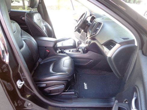 Used 2016 Jeep Cherokee Limited AWD/4WD image 16