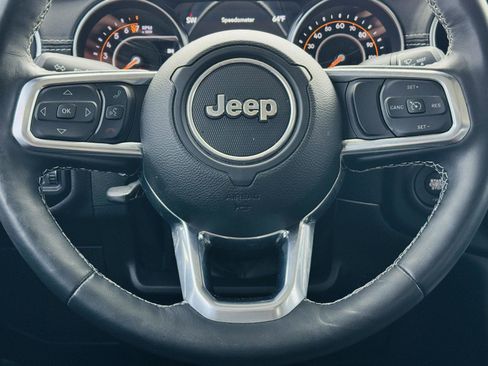 Used 2022 Jeep Gladiator Overland w/ Popular Equipment Package AWD/4WD image 12