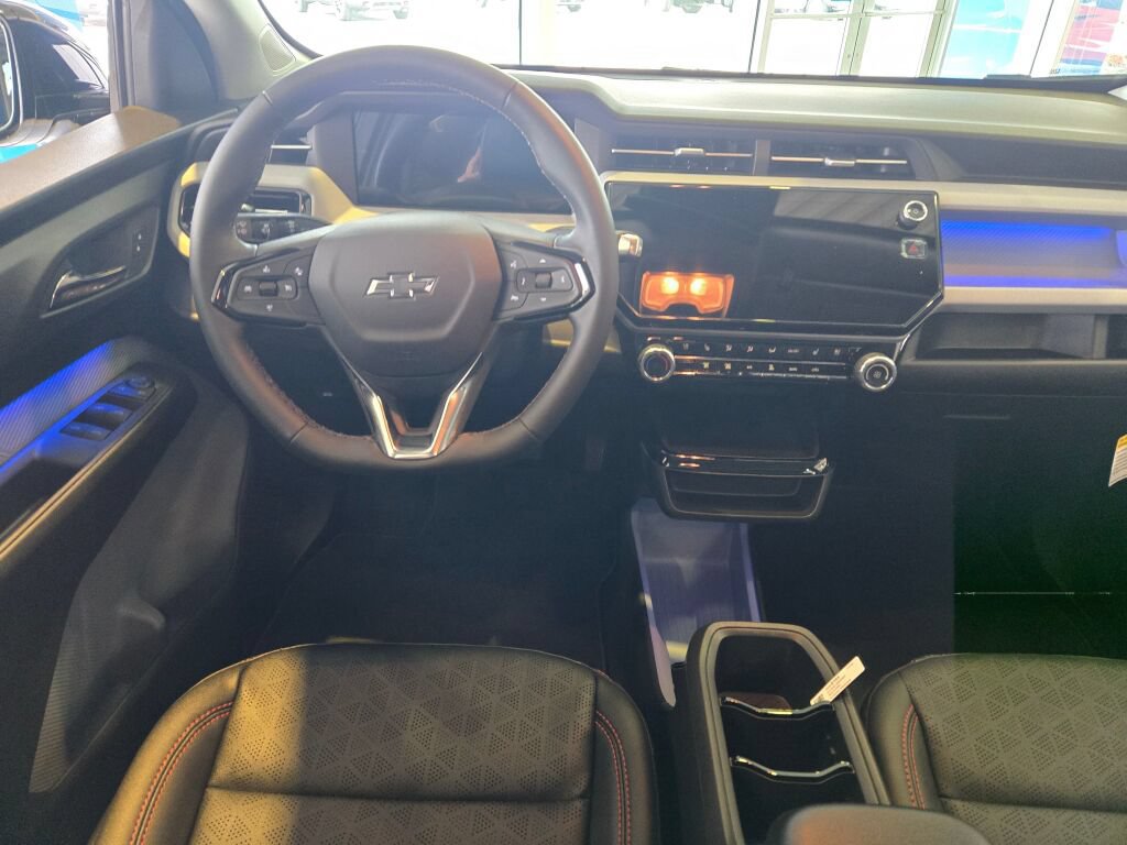 Used 2027 Chevrolet Bolt RS FWD image 14