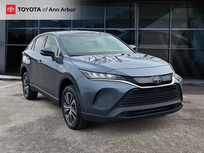 Used 2021 Toyota Venza LE w/ Carpet Mat Package (TMS)