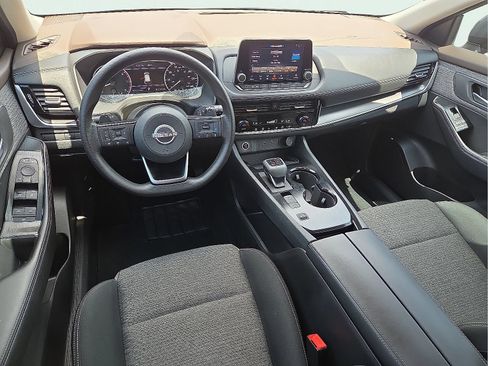 Used 2022 Nissan Rogue SV FWD image 11