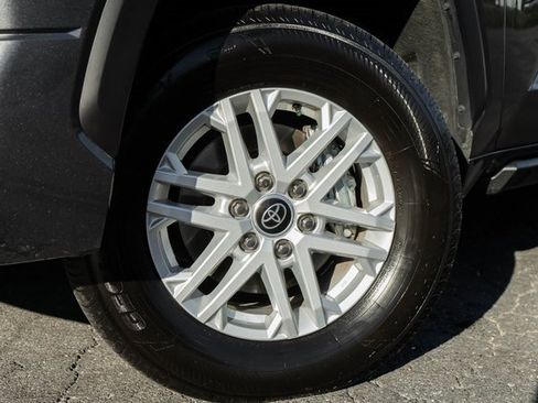 Used 2022 Toyota Tundra SR5 image 3