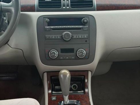 Used 2011 Buick Lucerne CX FWD image 19