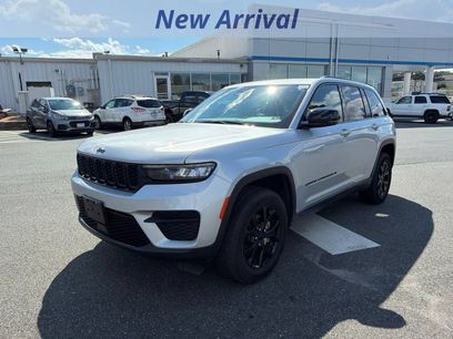 Used 2024 Jeep Grand Cherokee Altitude