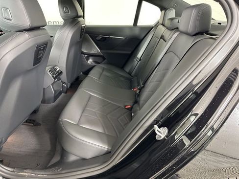 Used 2024 BMW i5 eDrive40i w/ Premium Package image 18