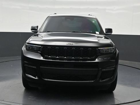 Used 2022 Jeep Grand Cherokee L Limited w/ Black Appearance Package RWD image 9