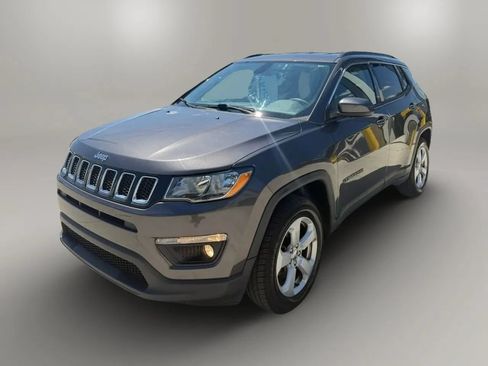 Used 2018 Jeep Compass Latitude AWD/4WD image 3