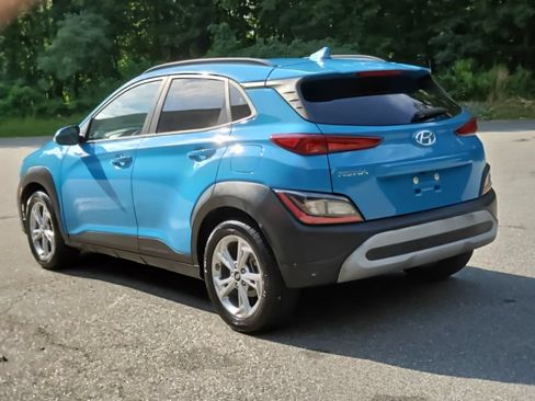 Used 2022 Hyundai Kona SEL w/ Cargo Package FWD image 3