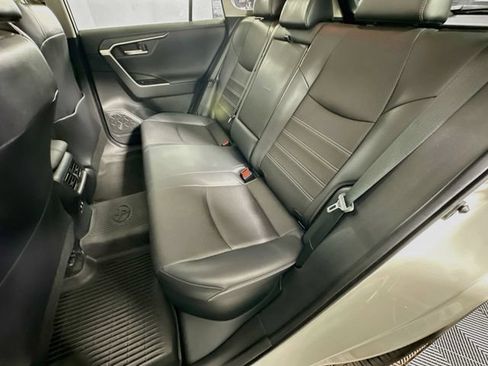 Used 2020 Toyota RAV4 Limited AWD/4WD image 31