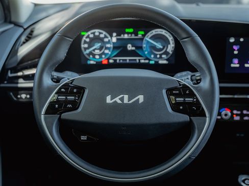 Used 2023 Kia Niro Wind FWD image 28