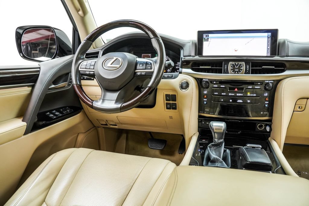 Used 2018 Lexus LX 570 4WD image 25