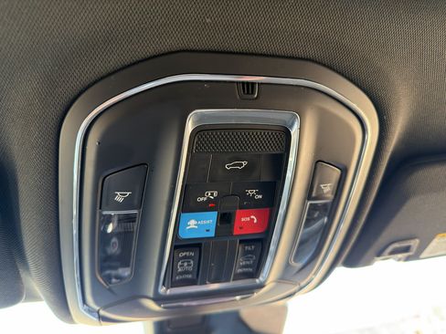 Used 2024 Jeep Grand Cherokee L Altitude AWD/4WD image 29