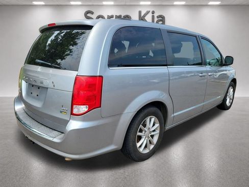 Used 2019 Dodge Grand Caravan SXT FWD image 5