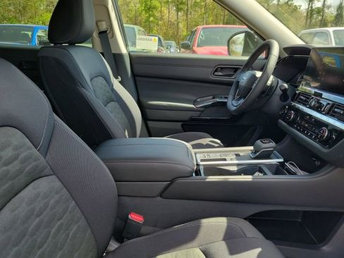 New 2026 Nissan Pathfinder SV FWD image 33