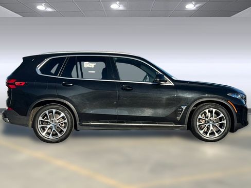 Used 2025 BMW X5 xDrive50e image 8