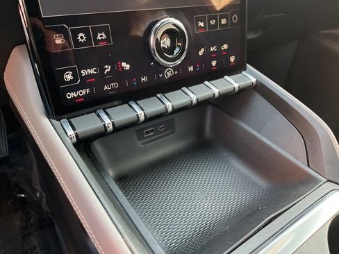 Used 2025 GMC Terrain Elevation w/ Elevation Premium Package image 26